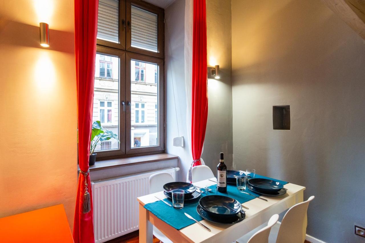 Lilly Apartment Main Train Station Old Town By The Castle Suites Cracovie Extérieur photo